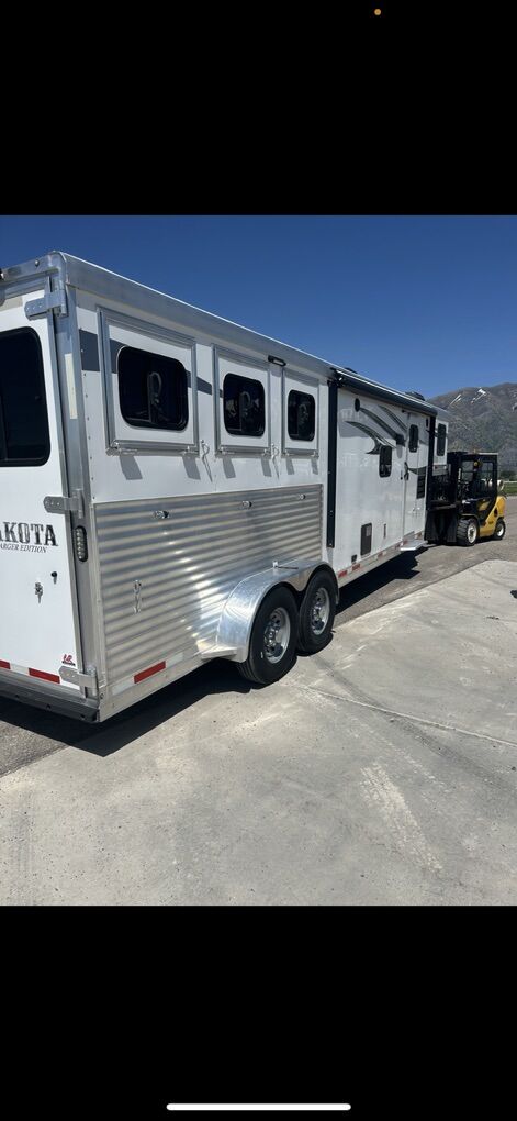 2019 Lakota Charger Exdition