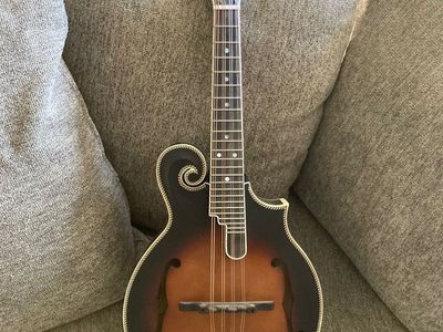 Washburn M118SWK-D Mandolin -- Great sound, excellent condition