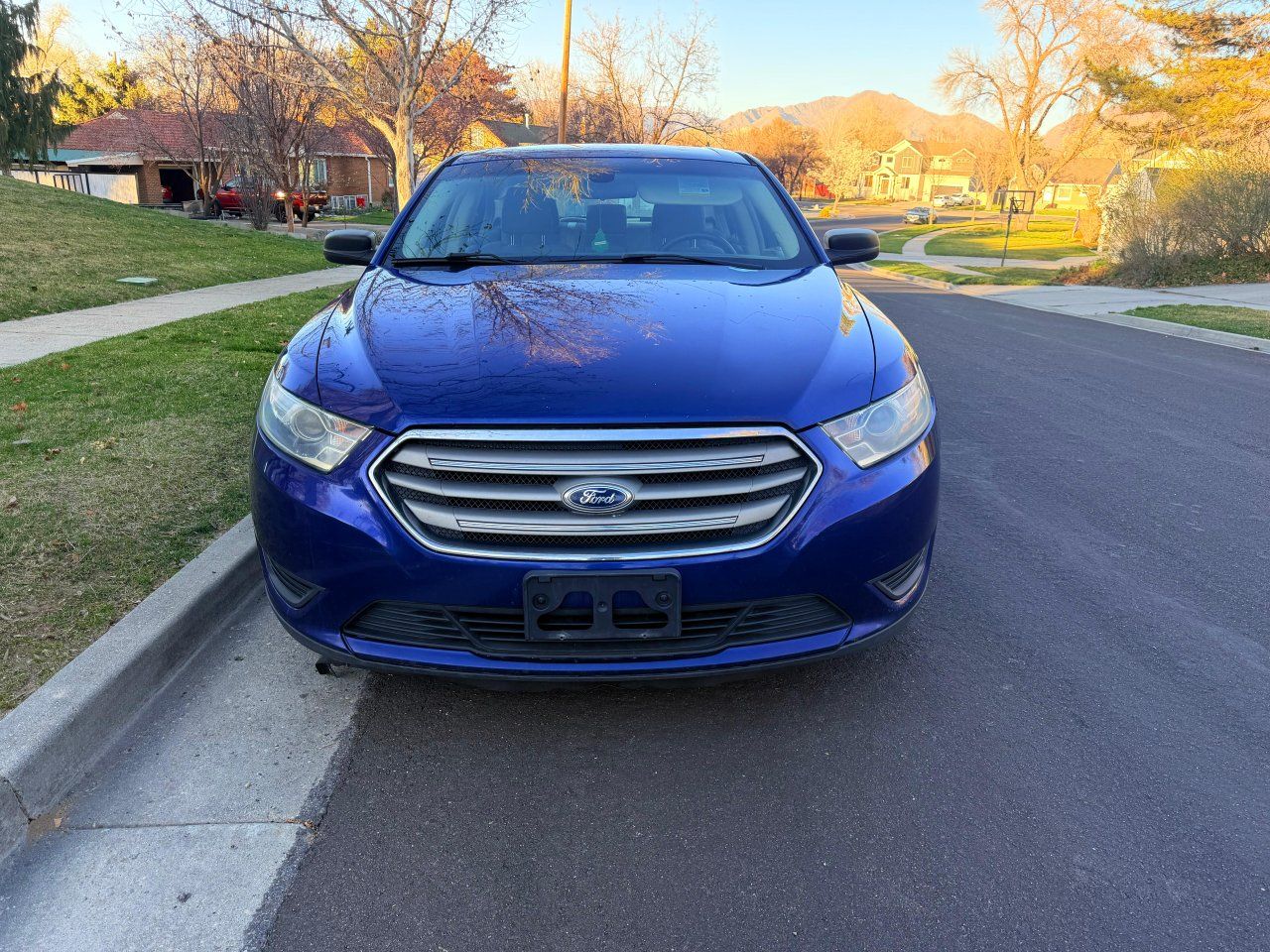 2013 Ford Taurus SE