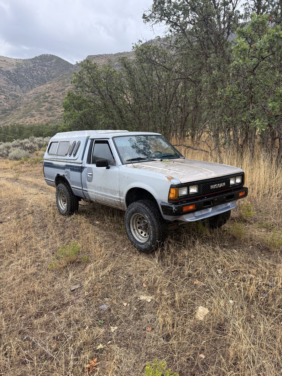 Nissian 720 camper shell
