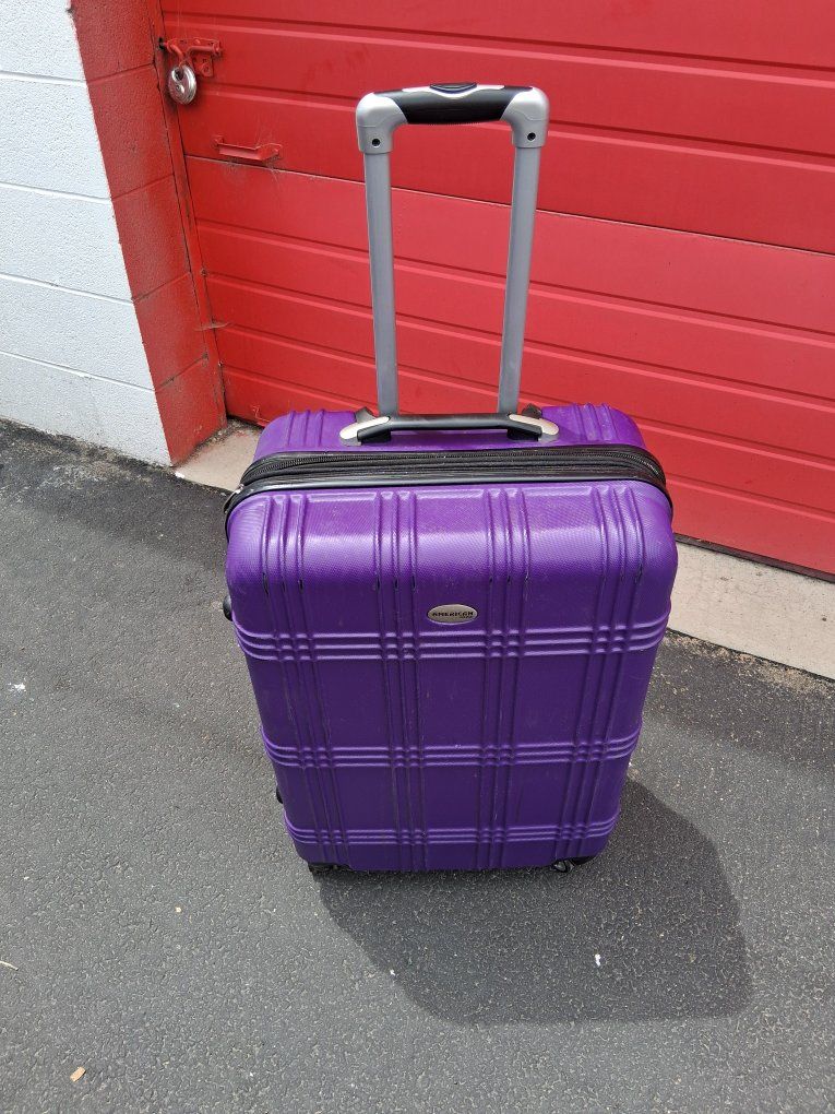 American Gear Luggage Suitcase Good!