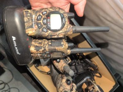6 Midland GXT X-Tra Talk Camo Walkie Talkies with Charging Docks, like new, never used!