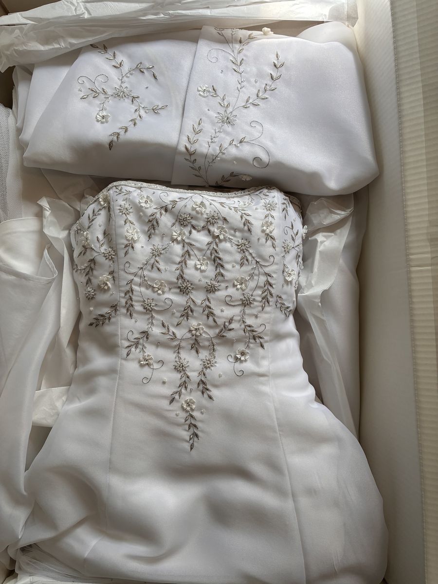 Wedding dress