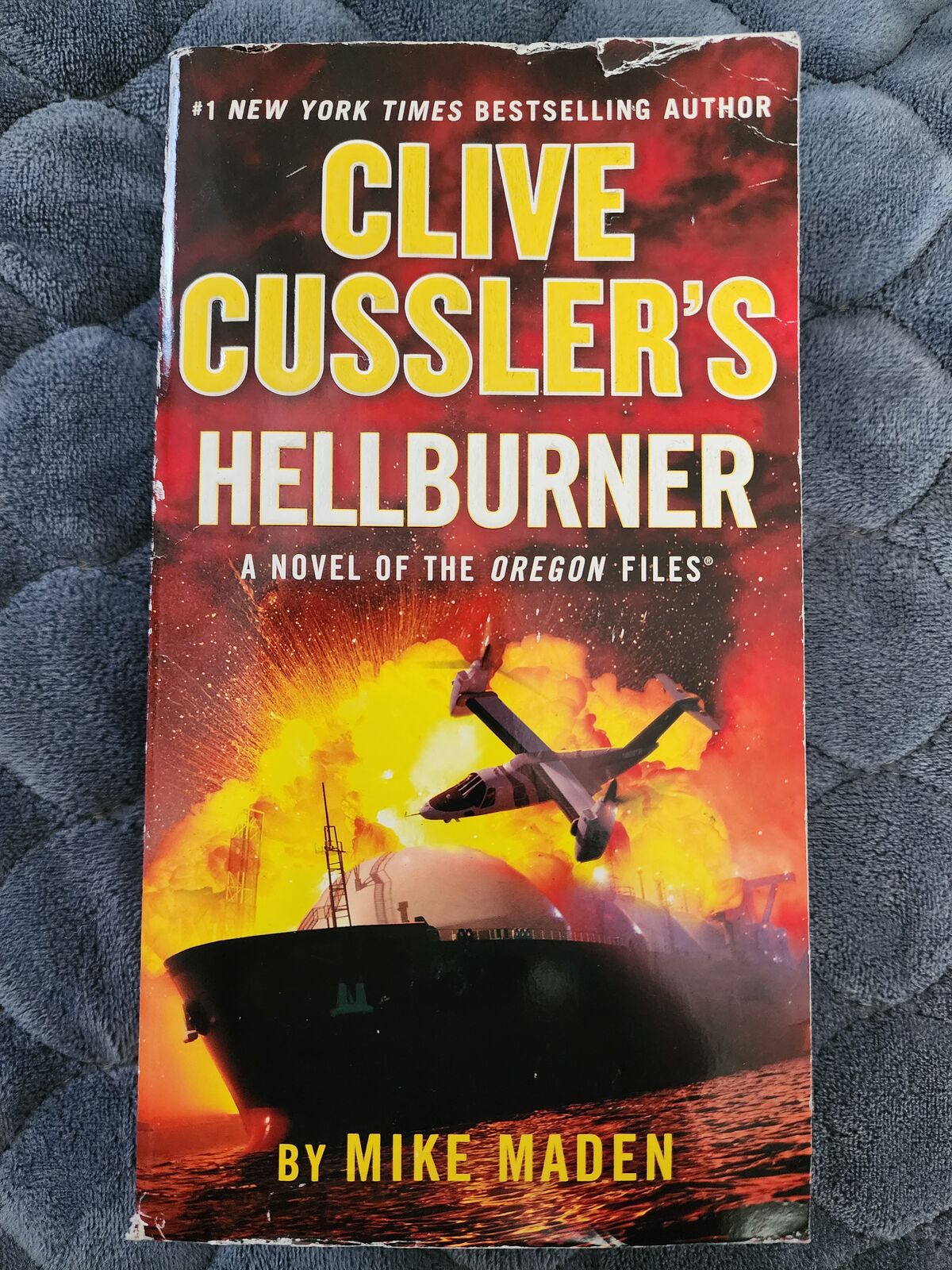 Clive Cussler - Paperback Book - Hellburner
