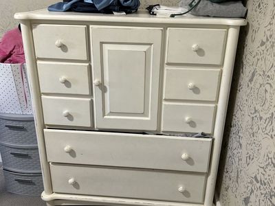 Cream White Wooden Dresser/Chest of Drawers - Multiple Drawers & Cabinet Storage