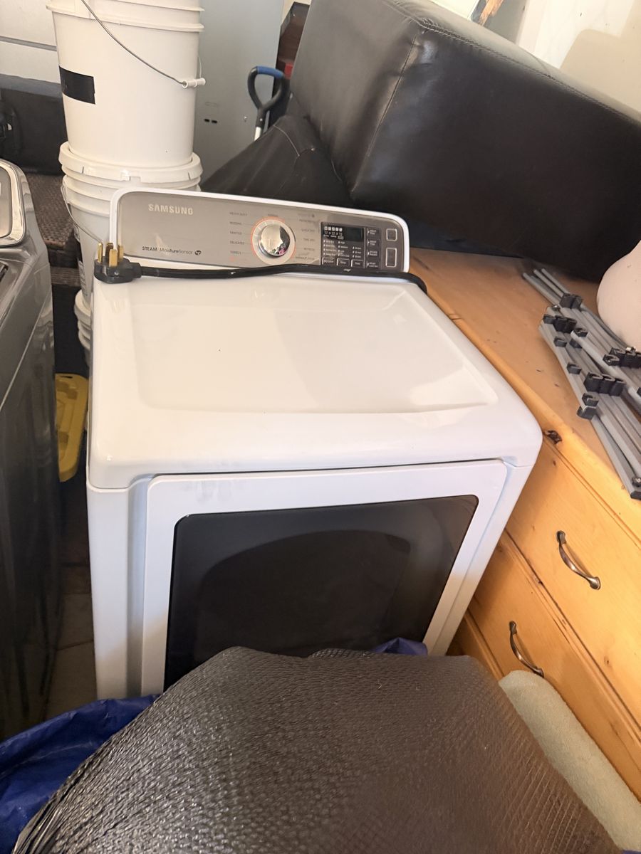 Samsung White Steam Moisture Sensor Electric Dryer - Used, Great Condition