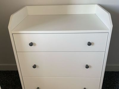 White 3-Drawer Dresser