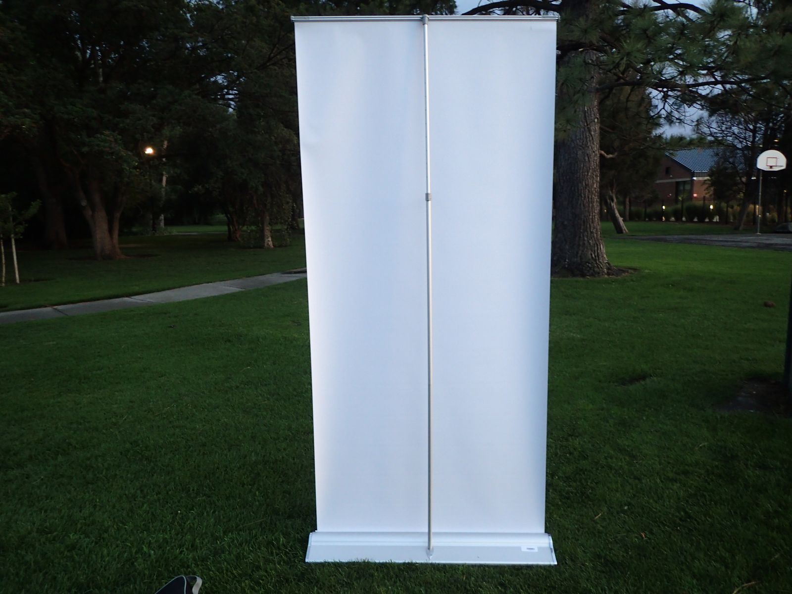 Retractible Banner Stand With Case 38"x86"