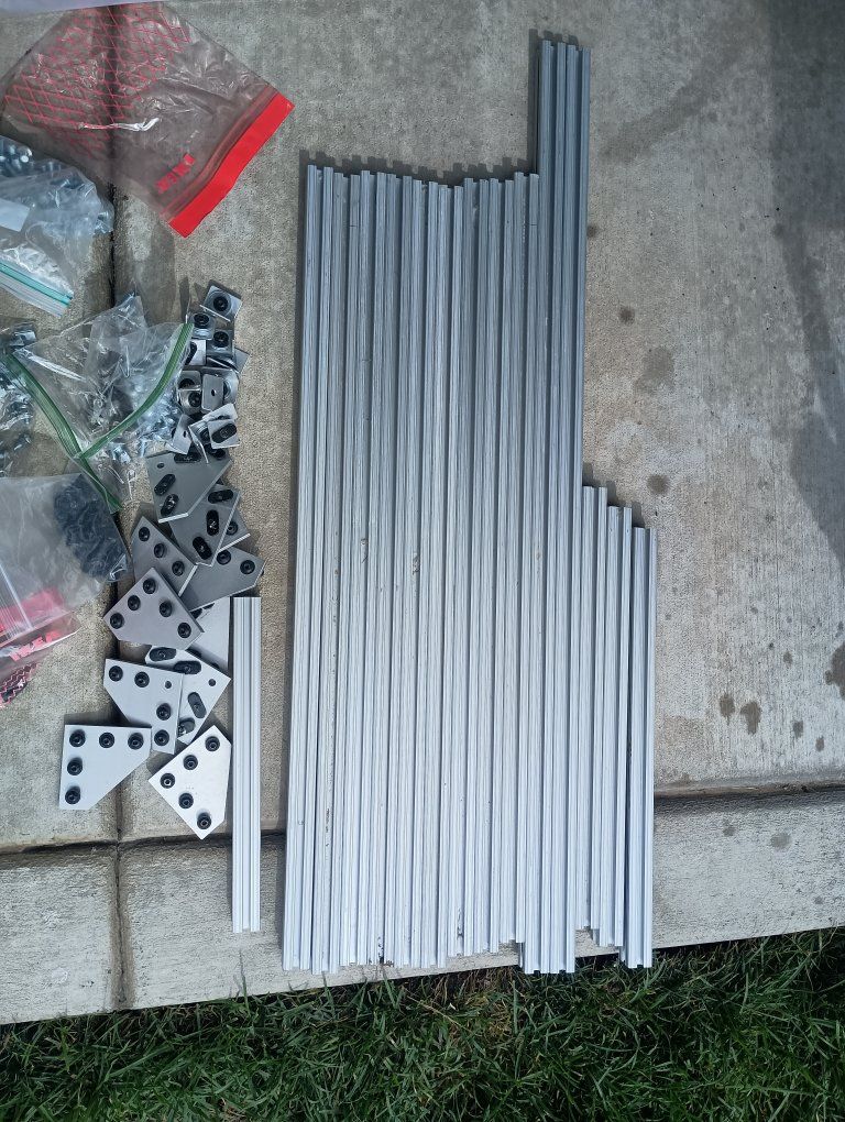 Aluminum Extrusion assortment. 1010 rail