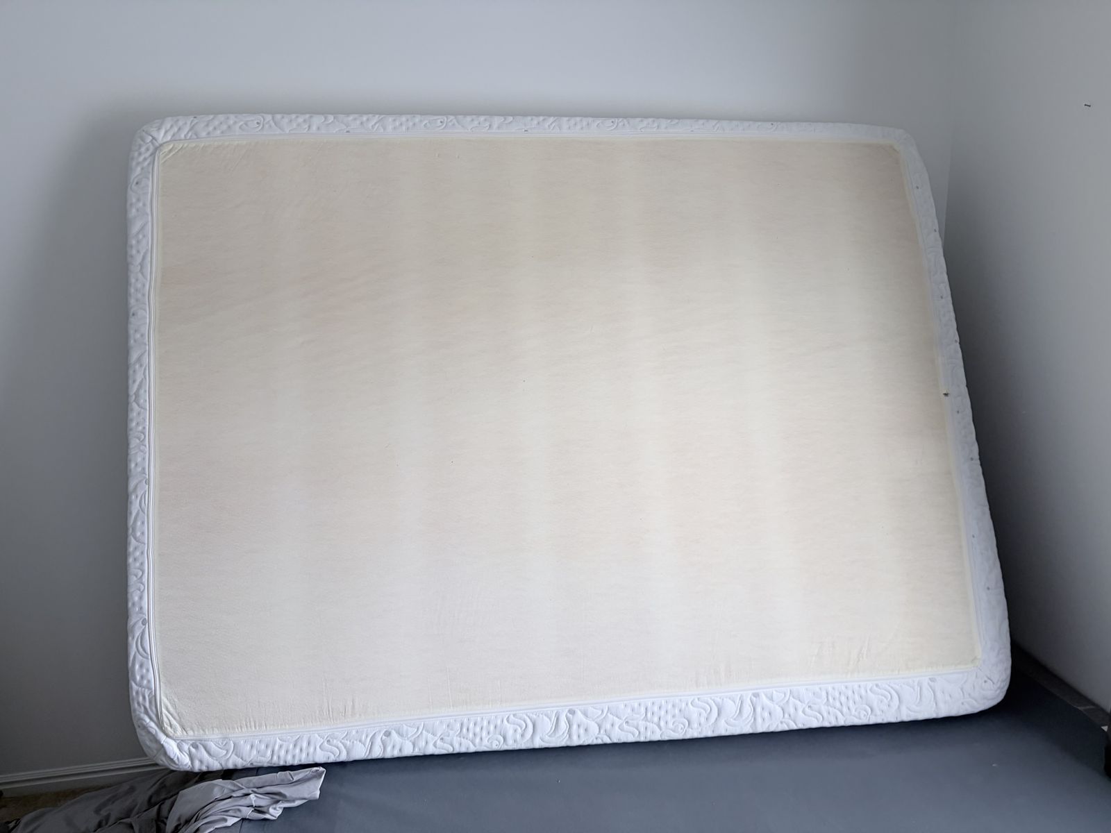 Queen 6" Foam Mattress + Box Spring/Foundation