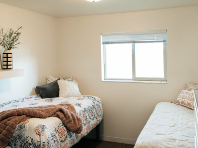 Single Girl shared apartment for Spring!