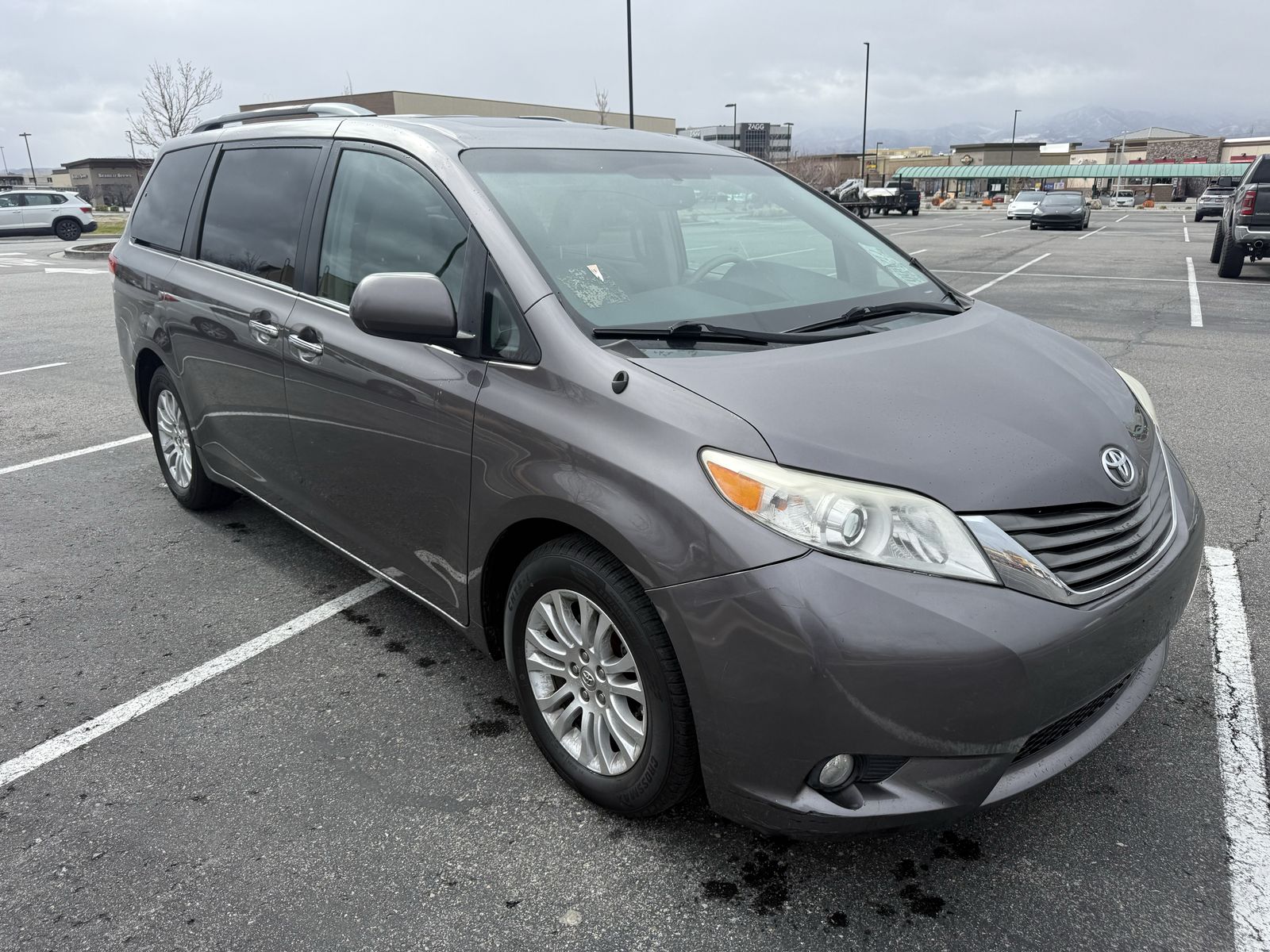2014 TOYOTA SIENNA XLE