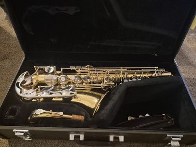 Yamaha Alto Sax Saxophone with Warranty