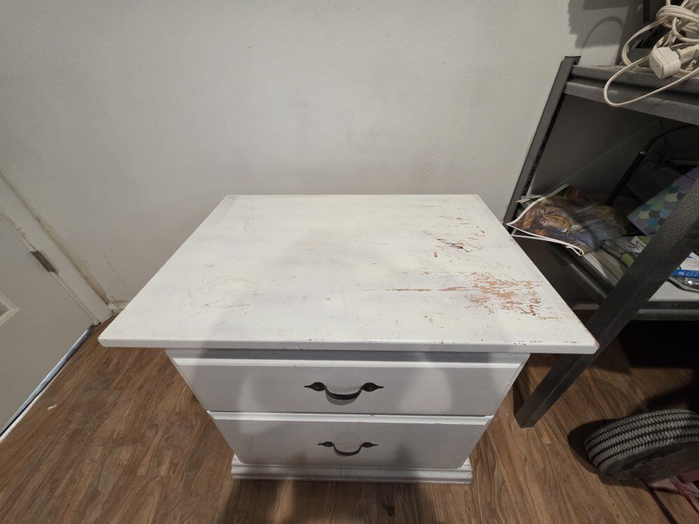 Night stand with drawers