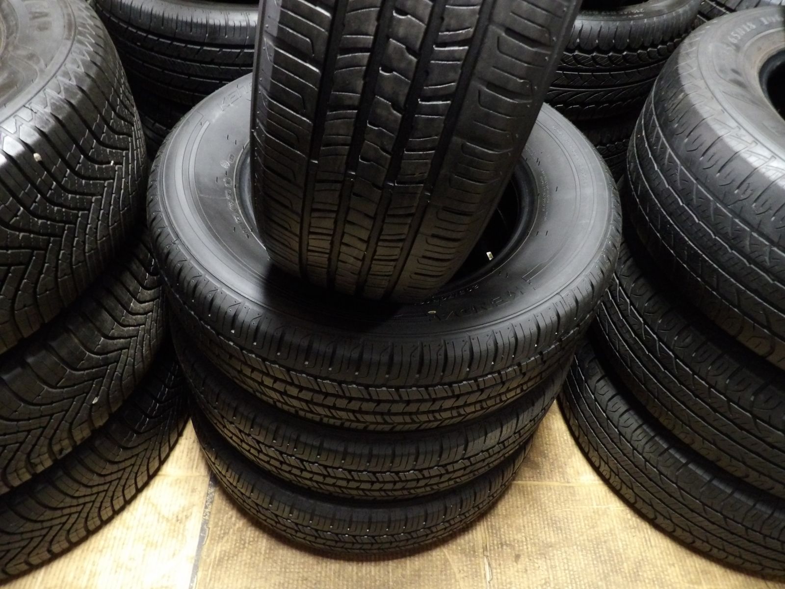 205/70R16 KENDA KENETICA TOURING SET OF USED TIRES 