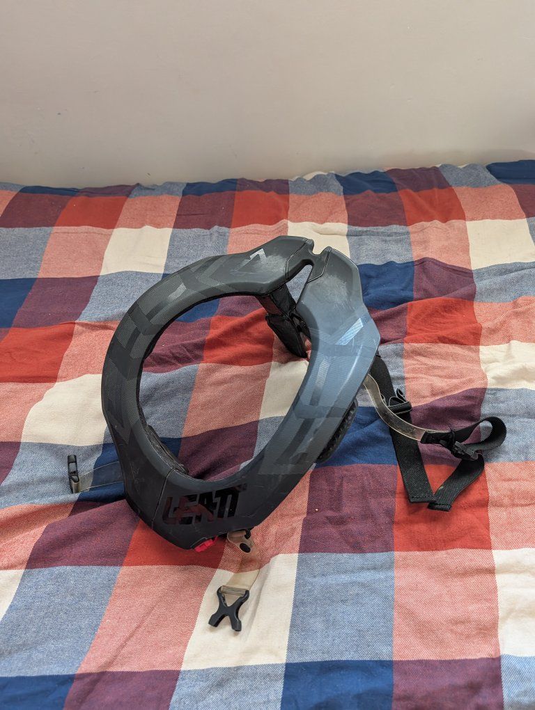 Leatt dbx 3.5 MTB neck brace
