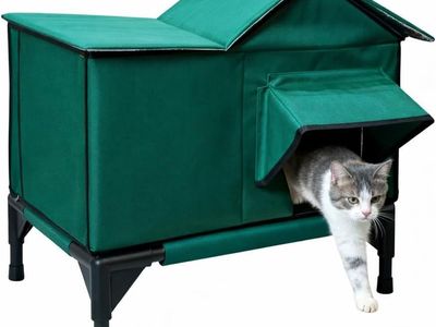 NEW HEATED CAT HOUSE FOR INDOOR AND OUTDOOR (2 AVAILABLE) RETAILS: $54)