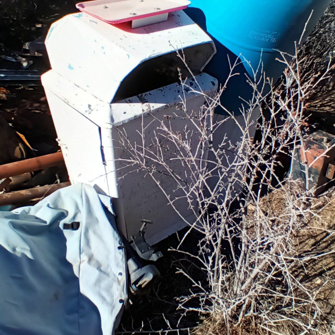 Drive thru trash can