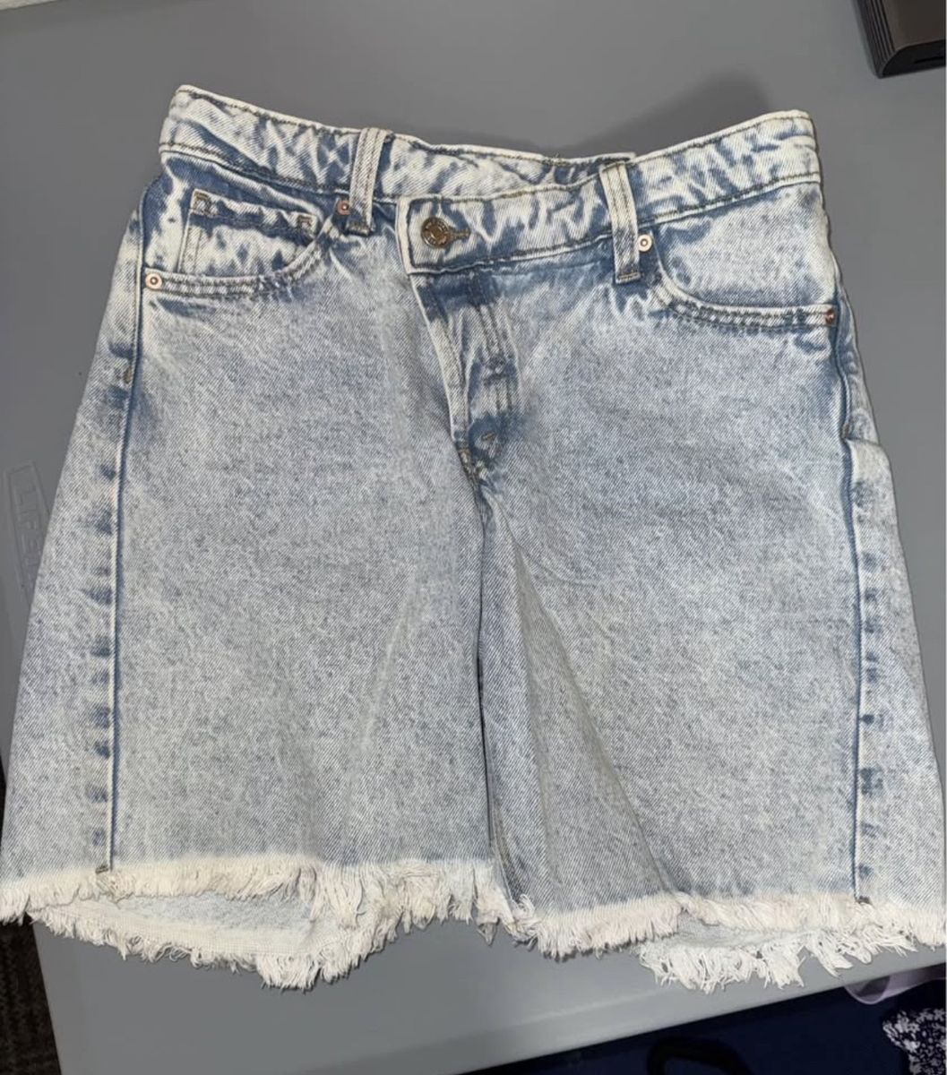 Wild Fable High Rise Cross-Front Raw Hem Acid Wash Denim Shorts Size 00