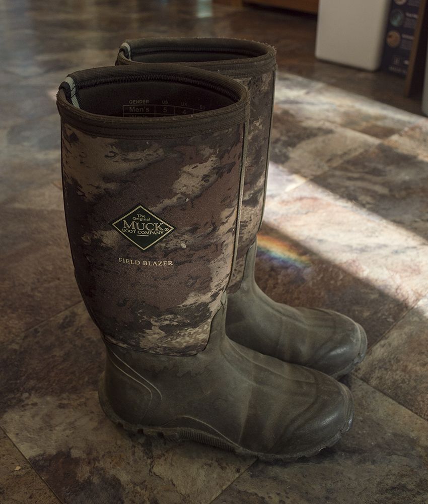 Women's Size 6/Men's Size 5 Muck Boots