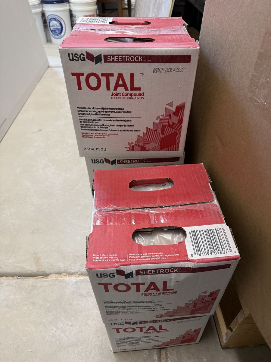 USG Sheetrock Total Joint Compound, 3.5 Gallons - Versatile Drywall Finishing, Easy Sanding