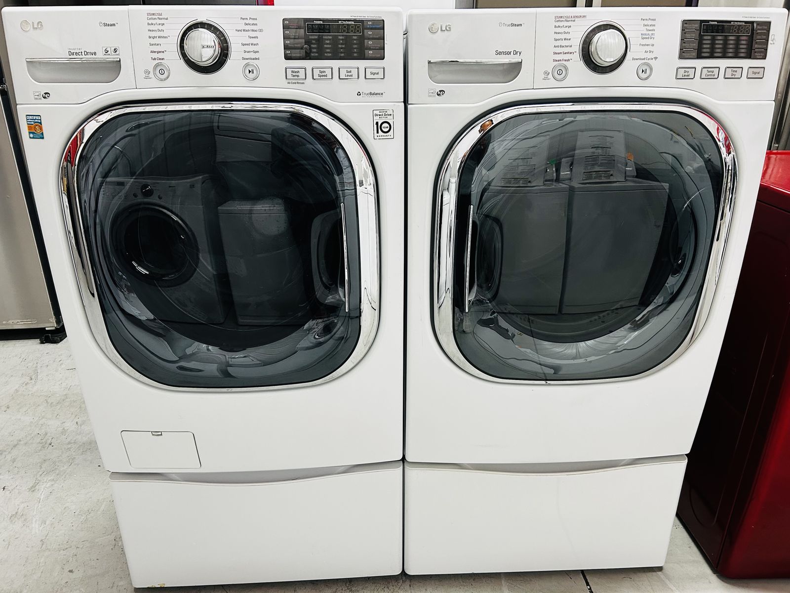 Lg True Steam Electric Set With Pedestals