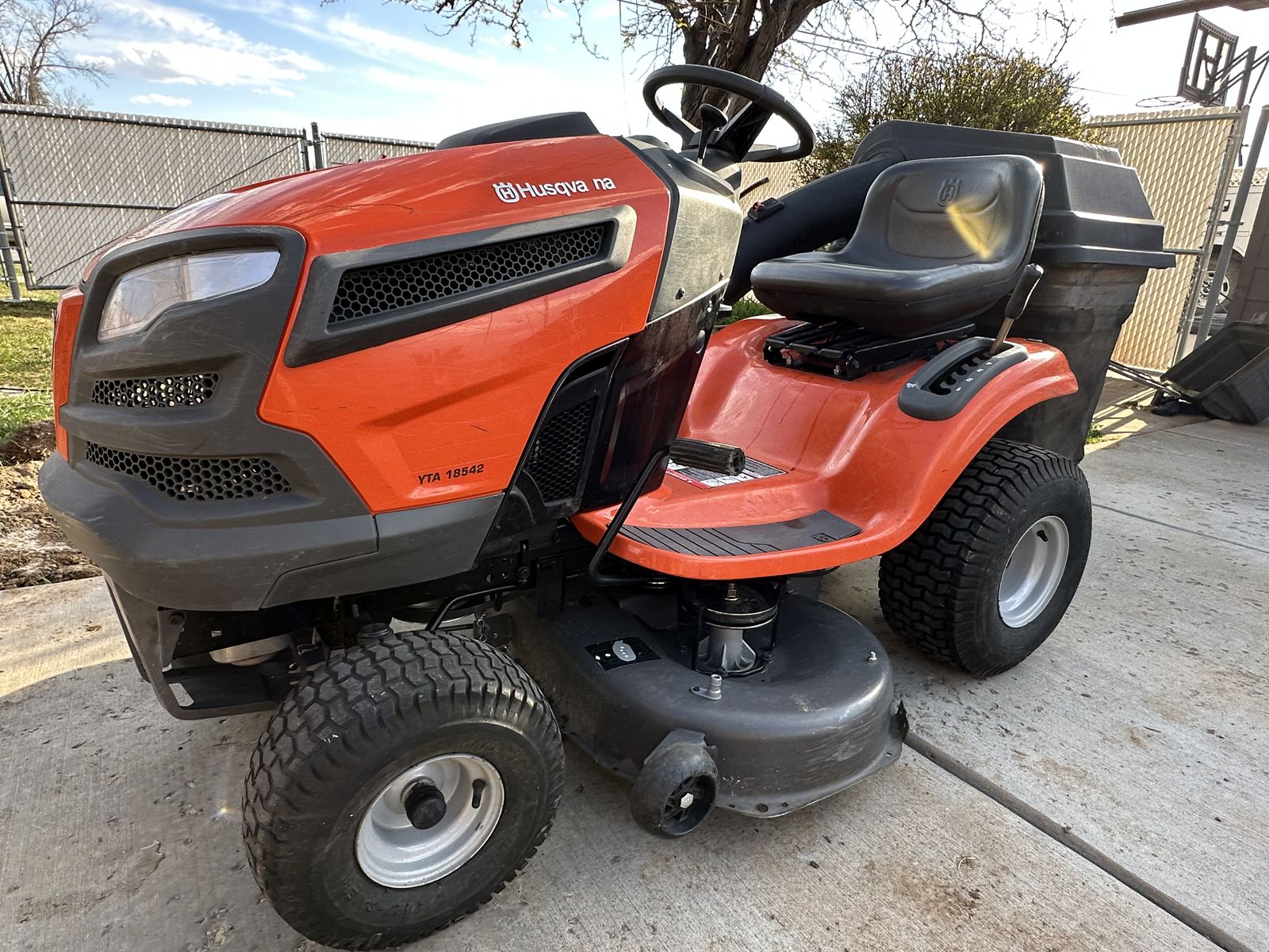 Husqvarna 42" Riding Lawn Mower