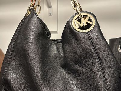 Michael Kors Black Large Leather Lillie Shoulder Bag