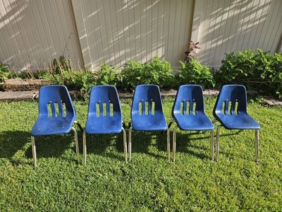 kids school like chairs