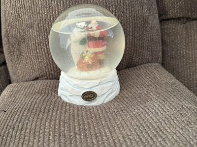 Coca Cola Santa Sniw Globe