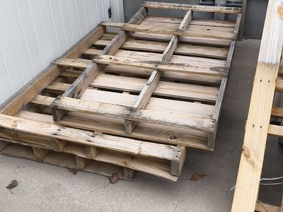 Free wood pallets