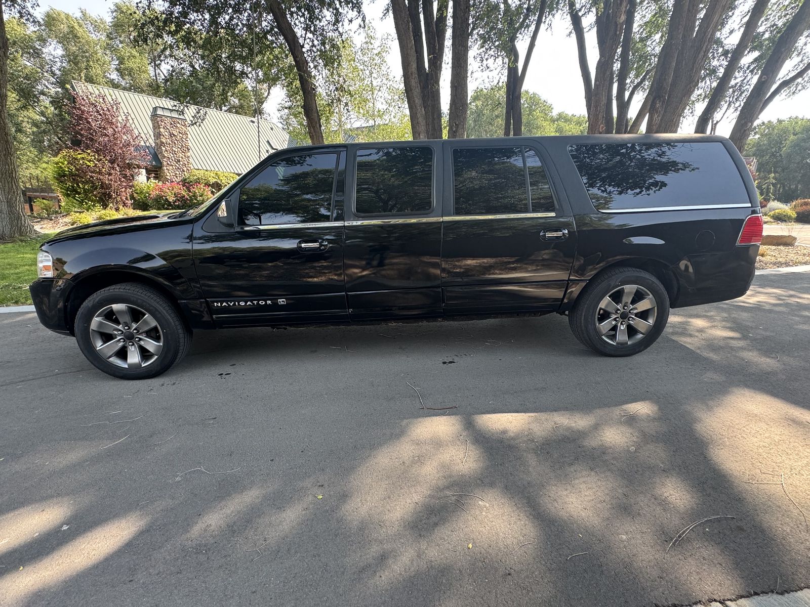 2009 Lincoln Navigator L Base