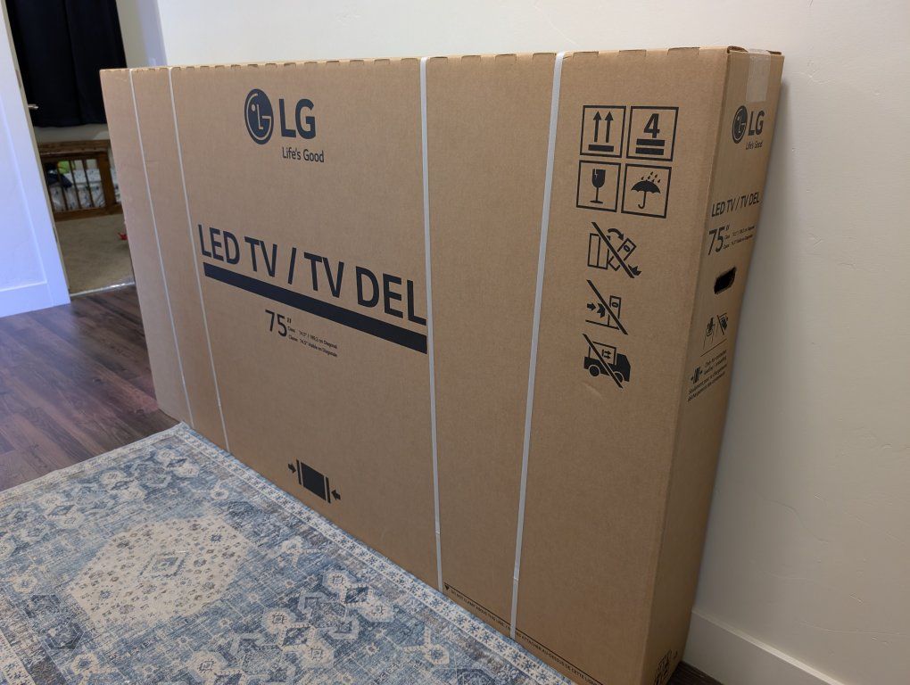LG 75 inch 4K UHD Smart Signage LED TV Brand New in Box 75UR640S9UD