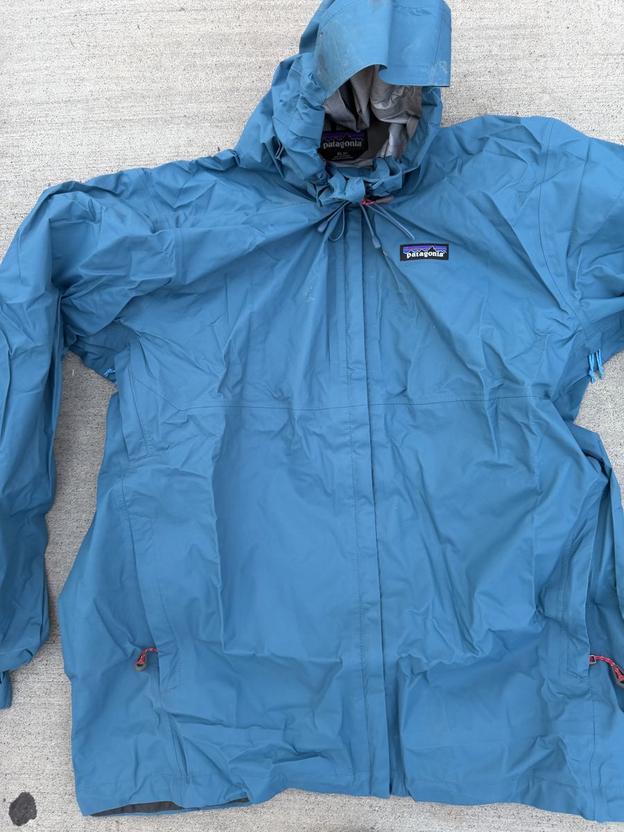 XL Patagonia Rain Jacket (mens)