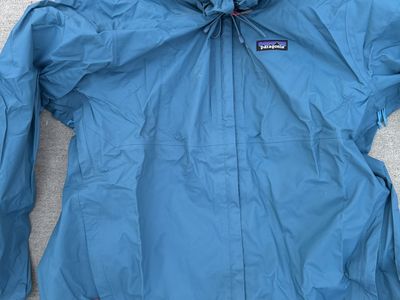 XL Patagonia Rain Jacket (mens)