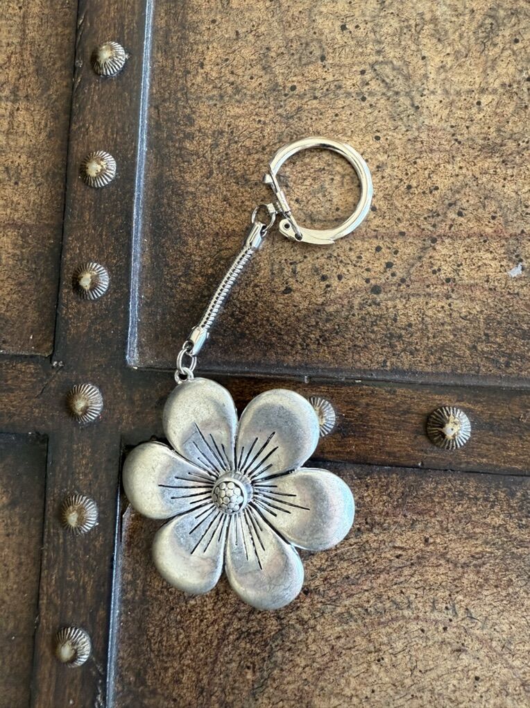 Hibiscus Mersl Keychain 5