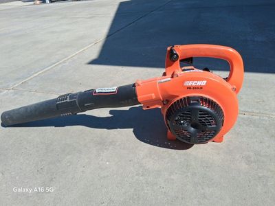 ECHO PB-250LN Gas Leaf Blower - Powerful, Lightweight Outdoor Yard Tool