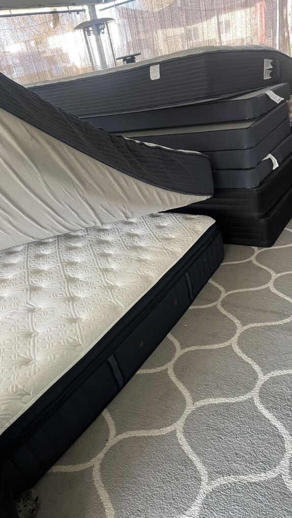 King Sterns & Foster Mattress And Box Spring