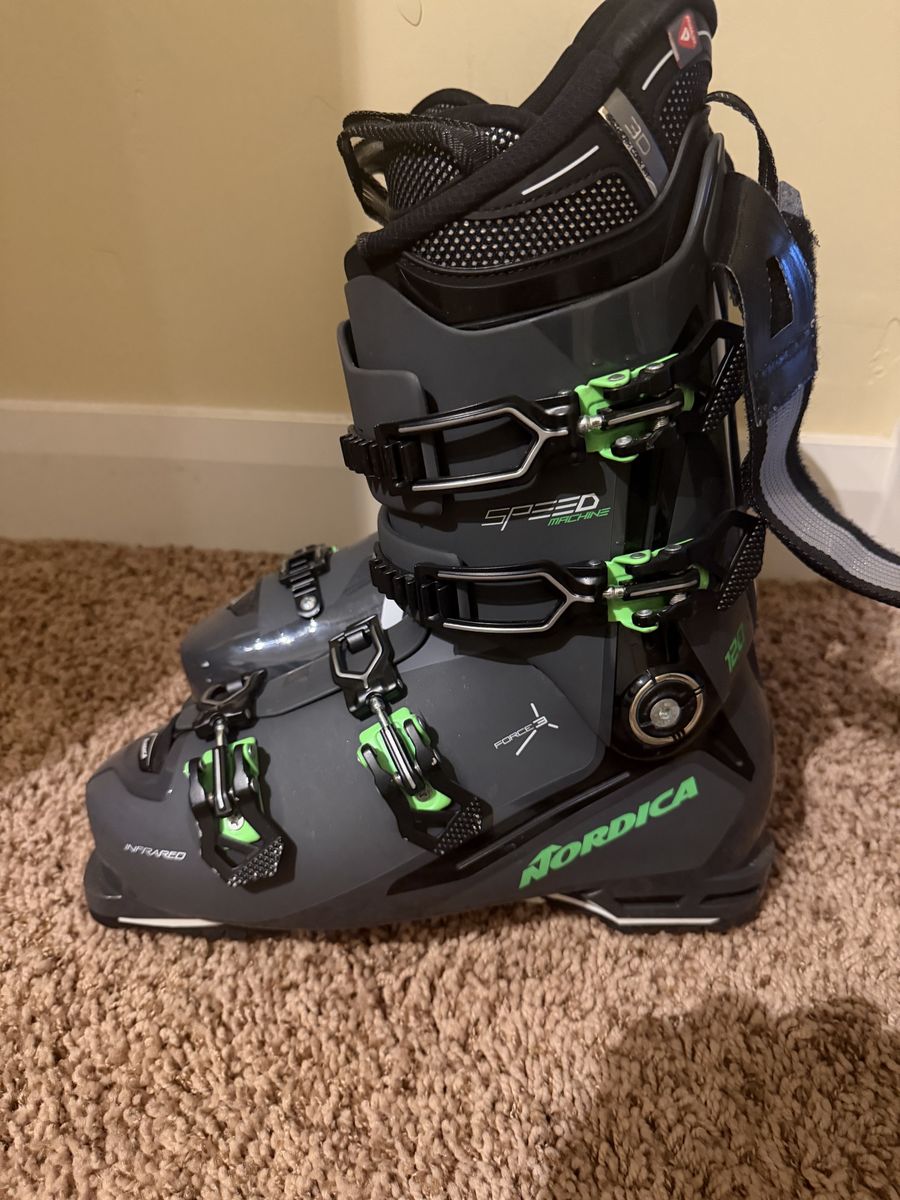 Nordica Speedmachine 120 Ski Boots – Size 28.5 – Excellent Condition