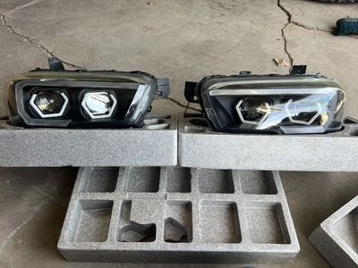 2017 Toyota Tacoma Head Lights