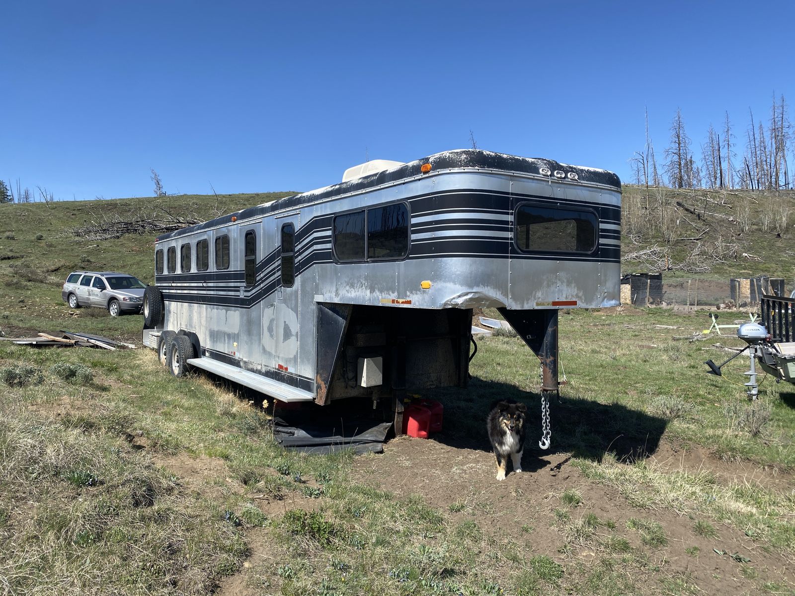 1986 Five Horse Slant Load with Tack room and Living quarters