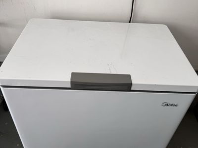 Midea 7 cu. ft. Convertible Chest Freezer