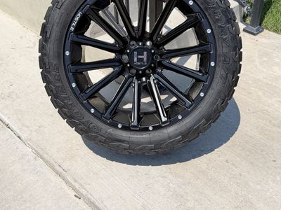 Chevy GMC Dodge Toyota Rims and Tires 33/12.50R22 Toyo AT3 Load E like new