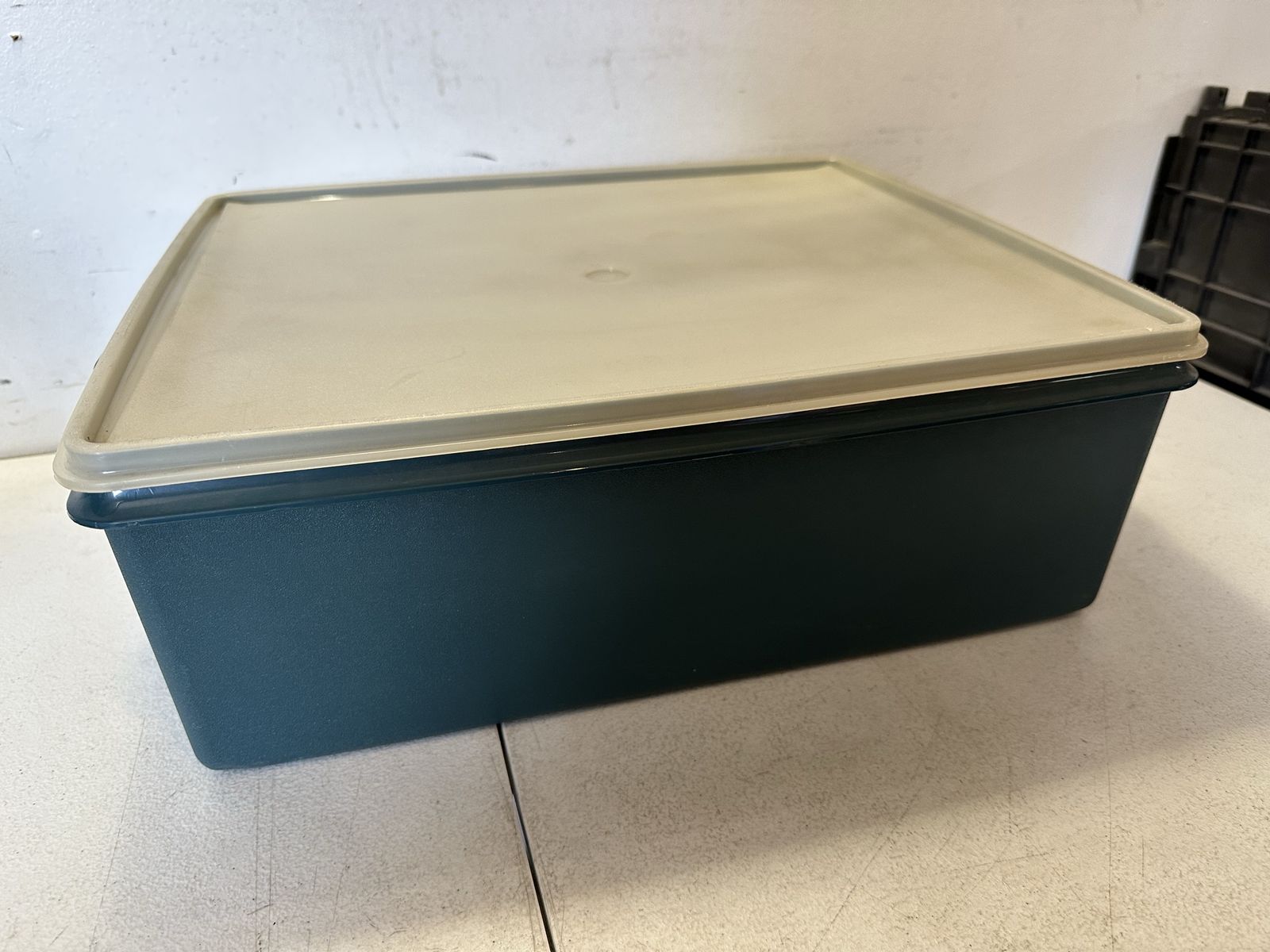 Vintage Tupperware Large Storage Tote With Lid Hunter Green #1651