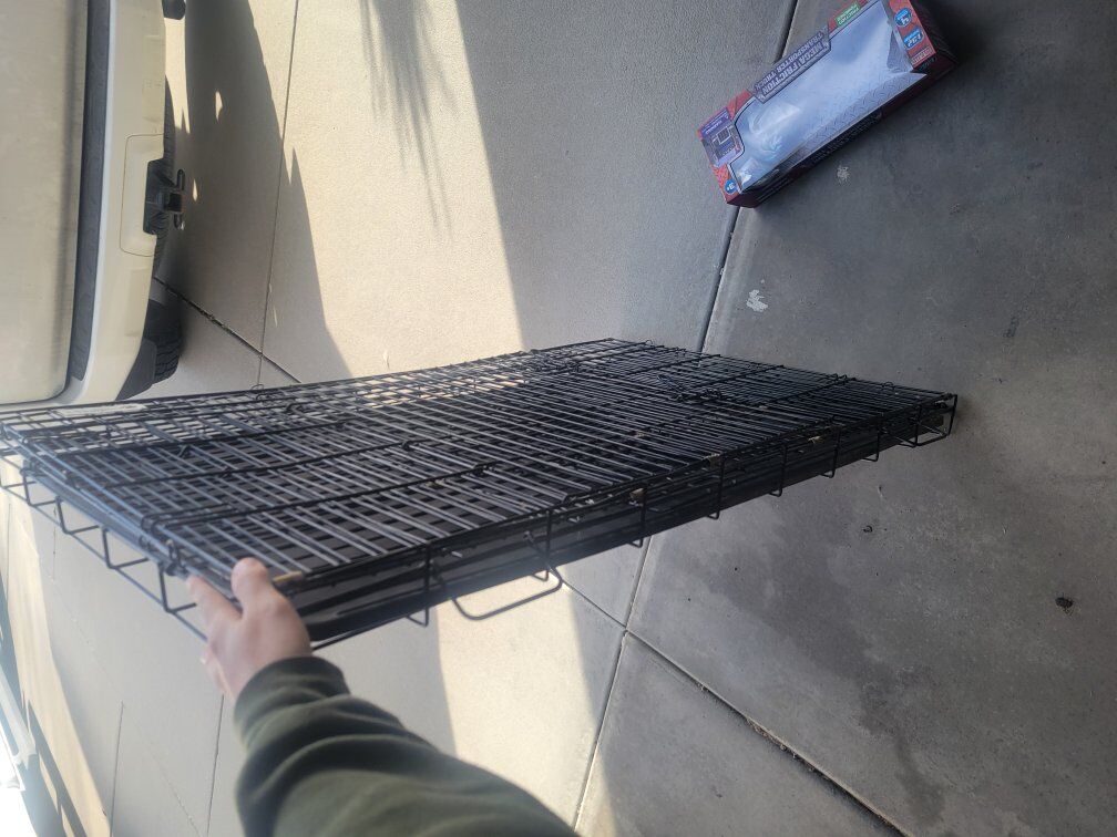 Free wire dog crate