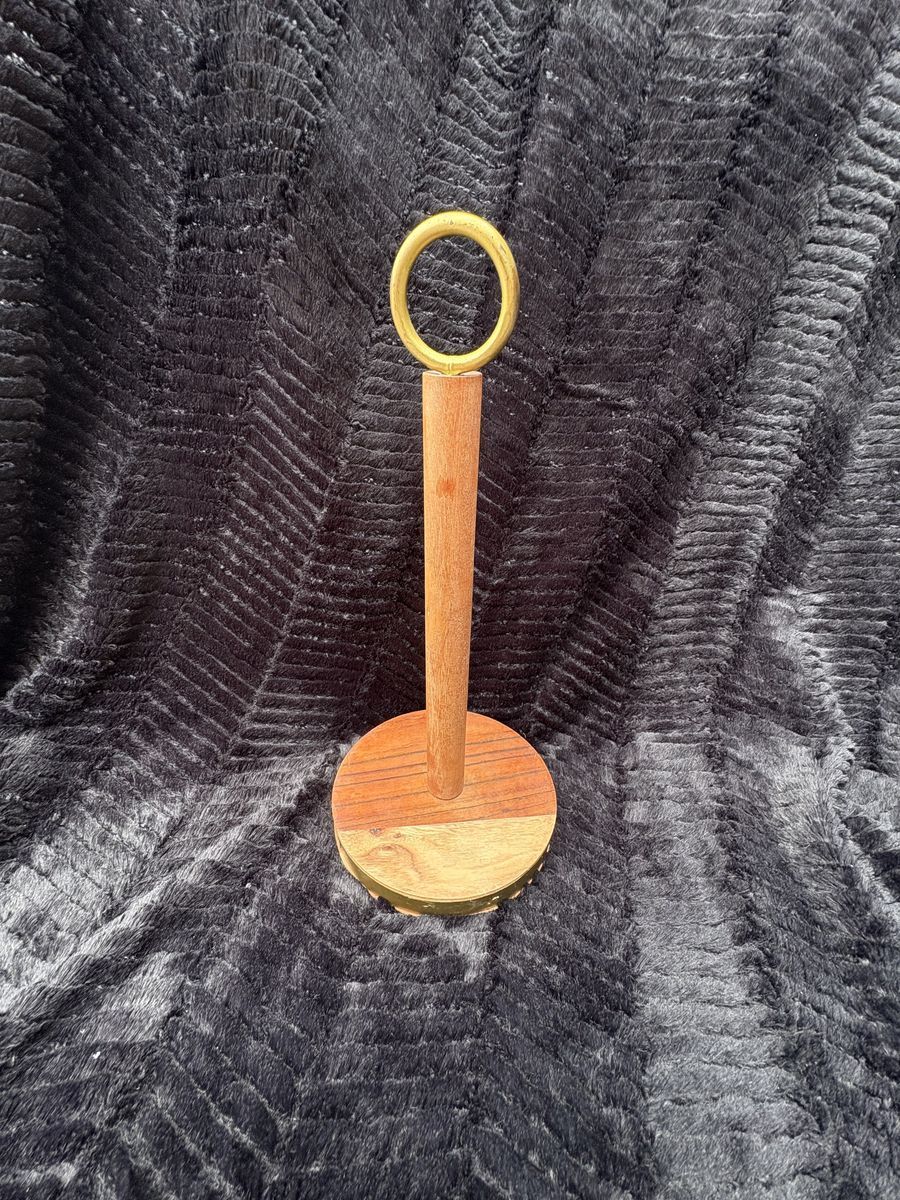 Wooden Paper towel holder $20 cash/venmo in Draper