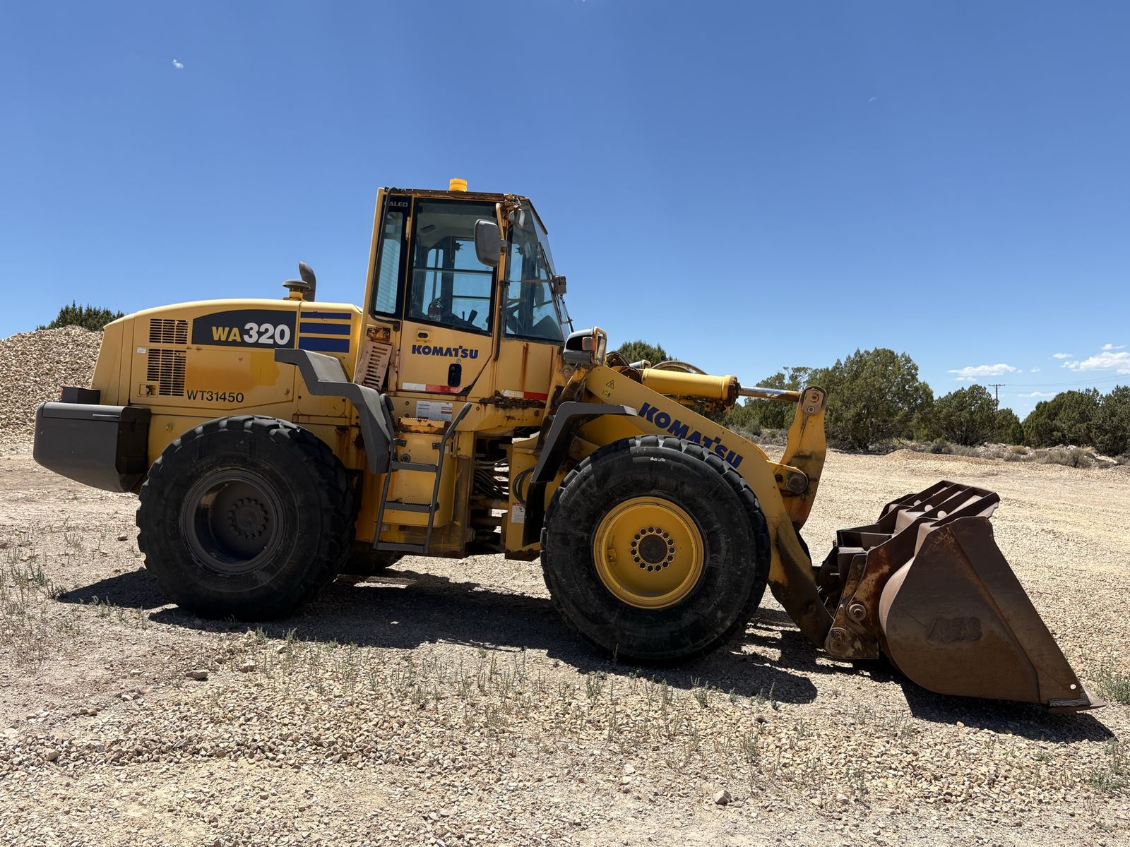 Komatsu WA320 Wheel Loader