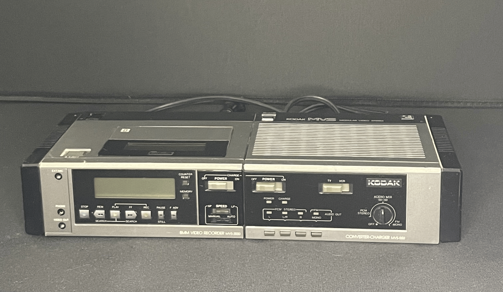 Kodak MVS Modular Video System MVS-3000 8mm Video Recorder + MVS-550 Converter/Charger Vintage