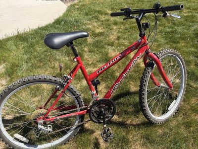 Roadmaster Mt. Fury Red 15-Speed Mountain Bike - Used