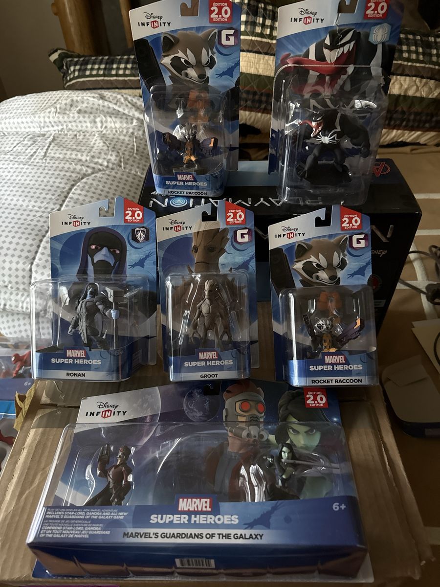 Disney Infinity 2.0 Marvel Super Heroes Starter Pack & Figures Lot with Playmation